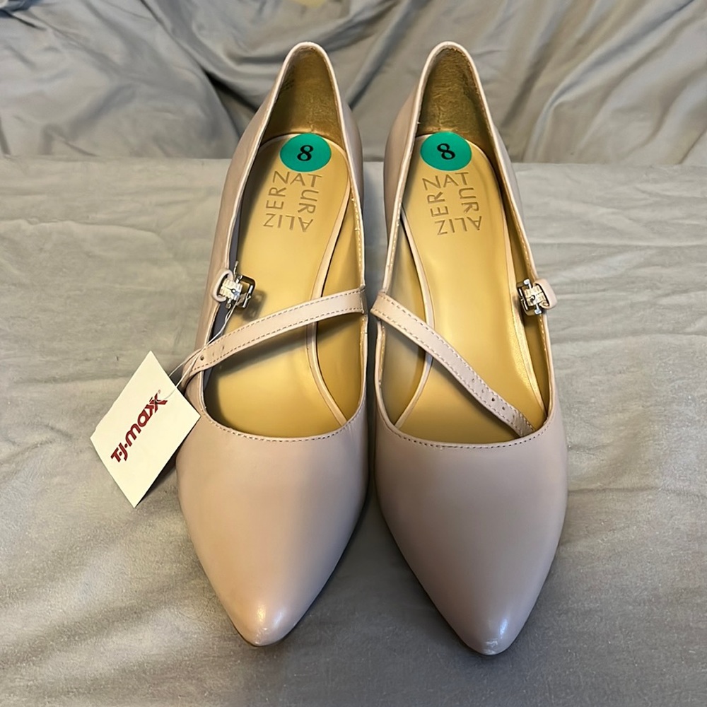 Women’s Mary Jane heel